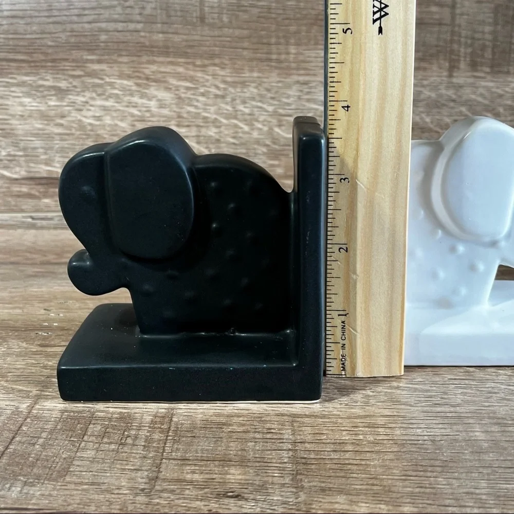 Pair of Ceramic Elephant Bookends Nursery Modern Contemporary‎ Black and White